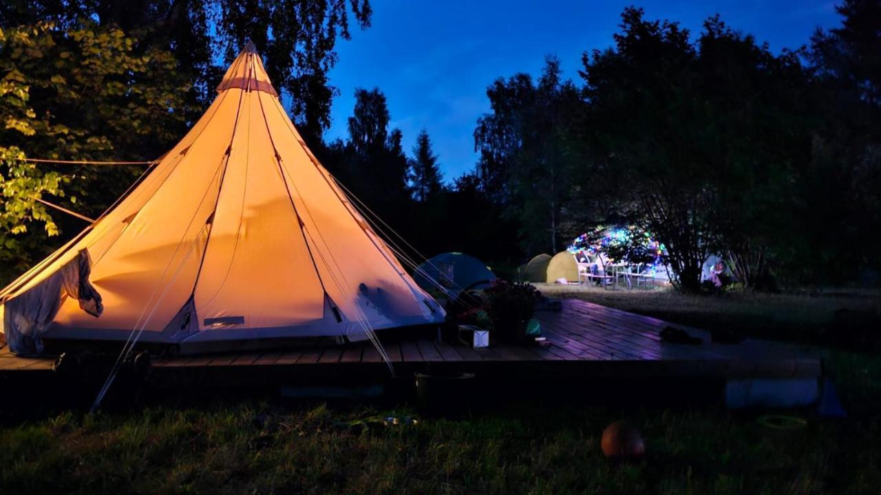 Готель Glamping Fluffy Horns - Glempings Pukainie Ragi Plienciems Екстер'єр фото