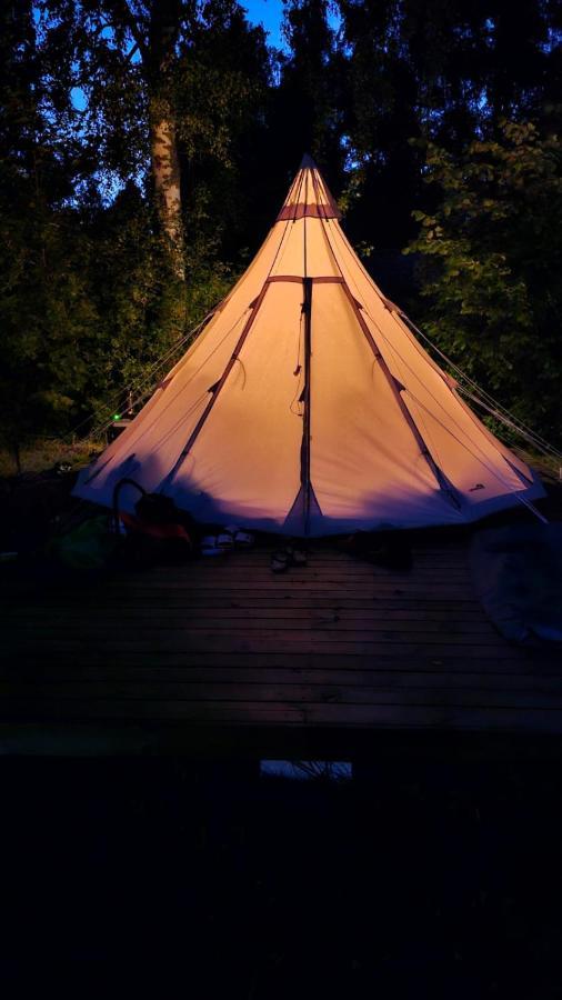 Готель Glamping Fluffy Horns - Glempings Pukainie Ragi Plienciems Екстер'єр фото