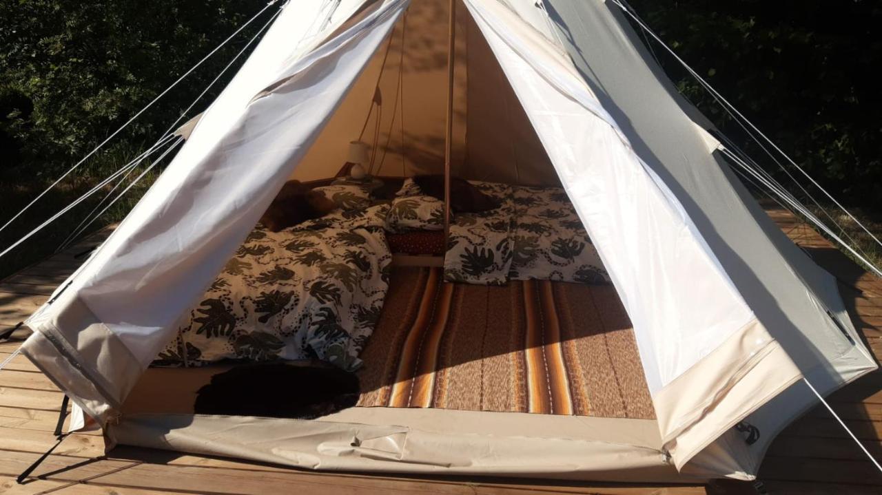 Готель Glamping Fluffy Horns - Glempings Pukainie Ragi Plienciems Екстер'єр фото
