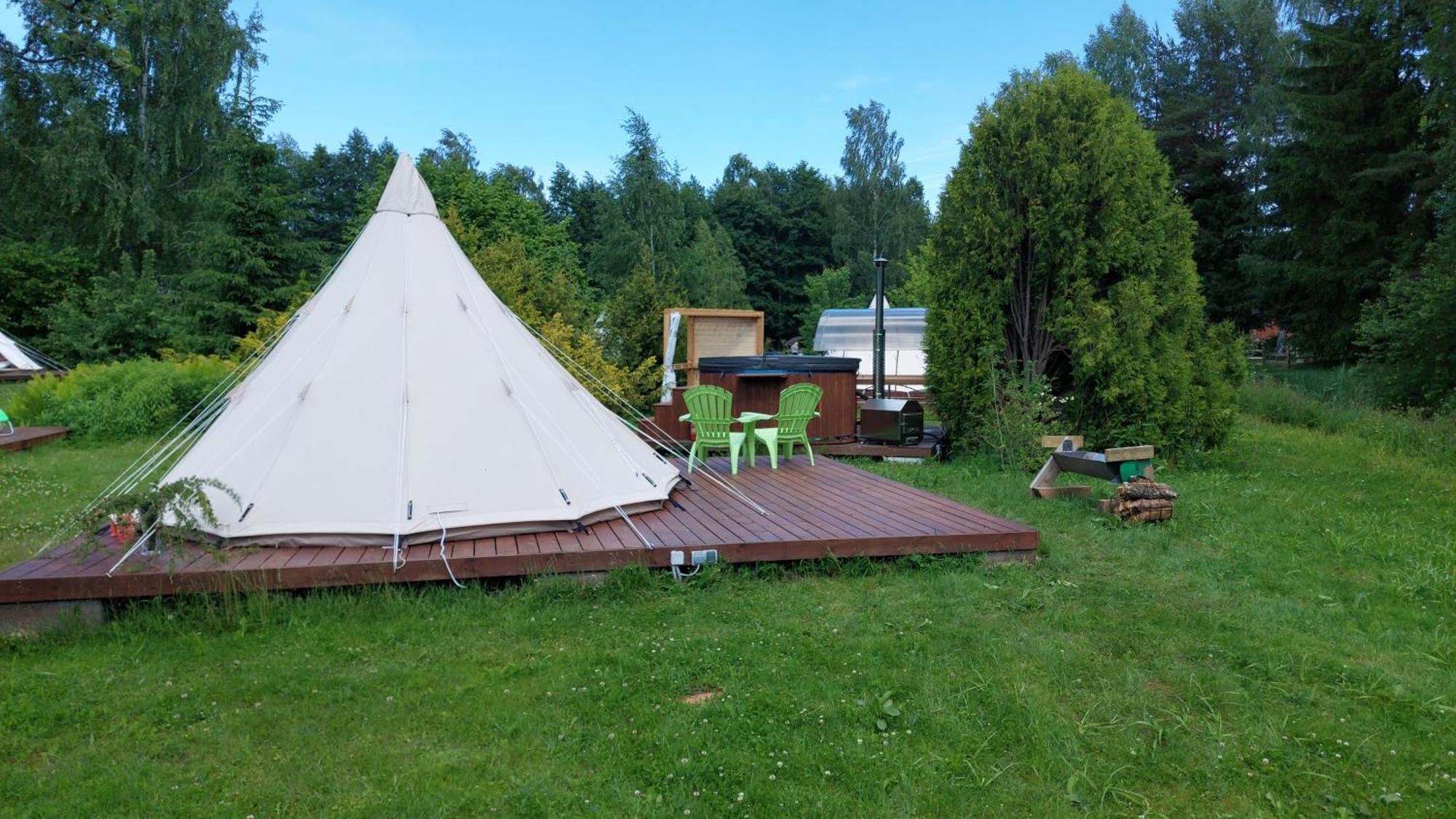 Готель Glamping Fluffy Horns - Glempings Pukainie Ragi Plienciems Екстер'єр фото